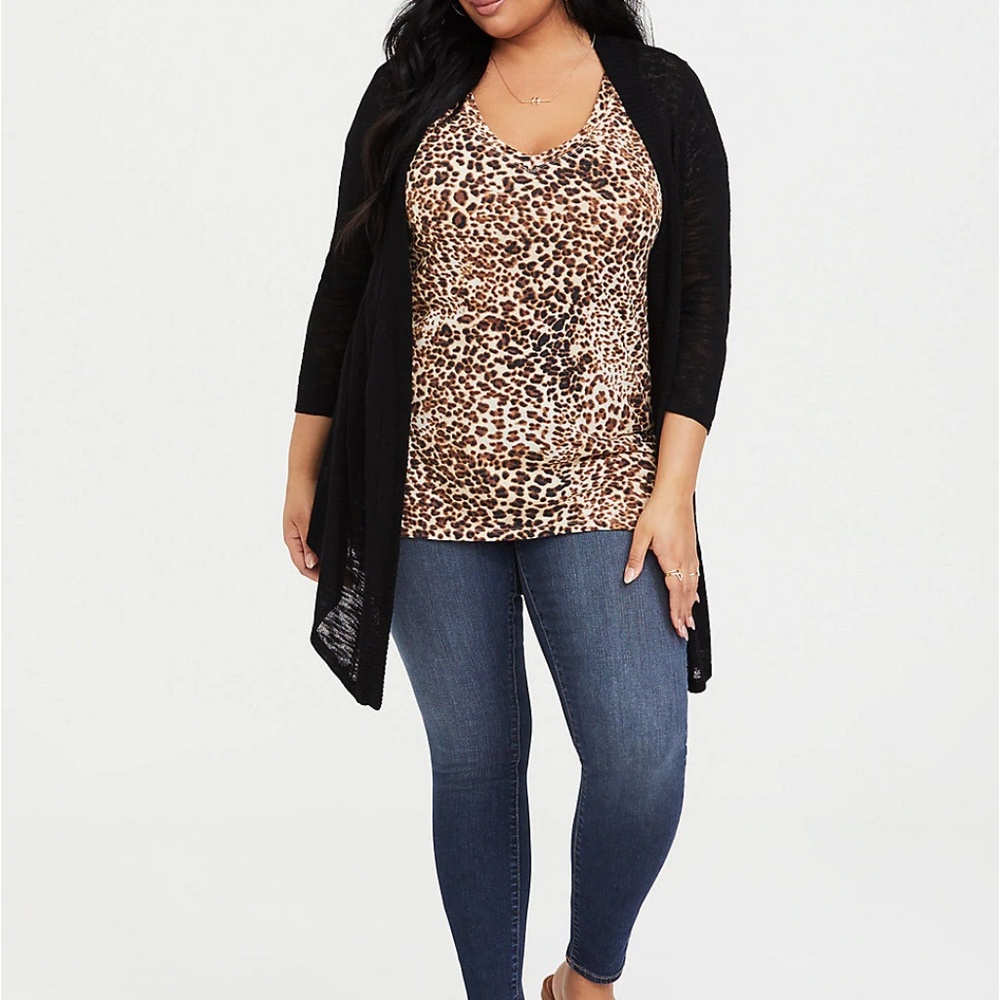 Torrid 2/2X Tee Top Leopard Print Shirt V-Neck - Picture 4 of 4